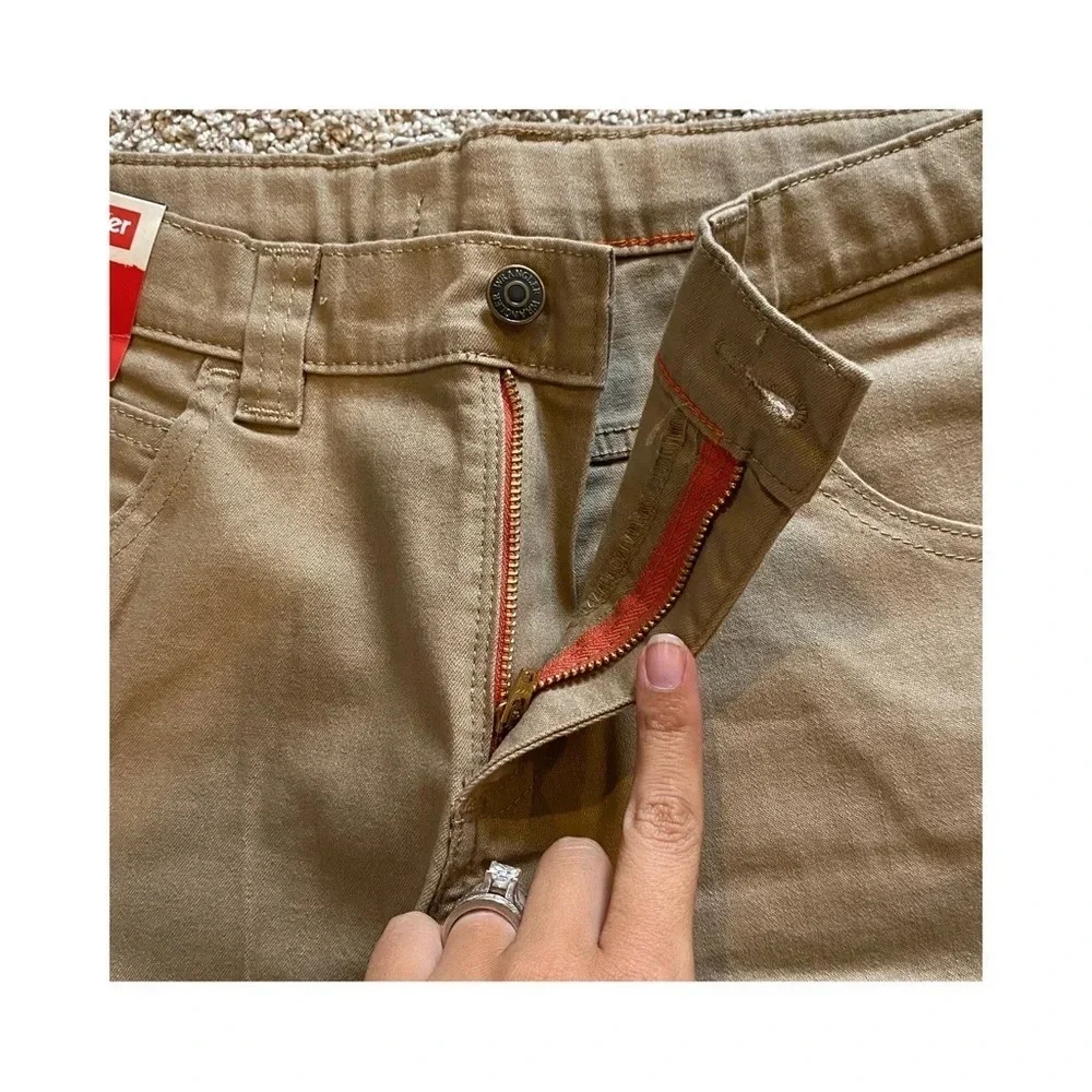 Wrangler Straight Leg Husky 10 Tan Jeans New with Tags​